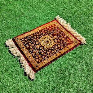Vintage Middle Eastern Persian Handmade Wool w/Fringe Miniature Rug 16X12" EUC