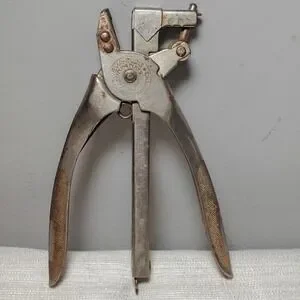 Vintage NEVA CLOG Products Model B-100 Plier Stapler VGC Vintage NEVA CLOG Products Model B-100 Plier Stapler VGC