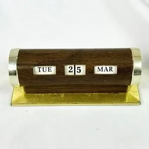 Vintage Park Sherman Co Desktop Perpetual Desk Calendar Brass Faux Wood 4.25 "