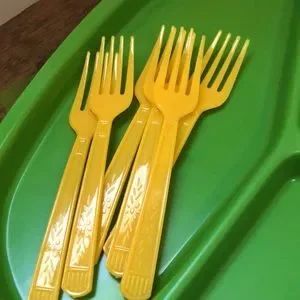 Vintage Picnic Set - Plates Cutlery Condiment Holders - 1980s
