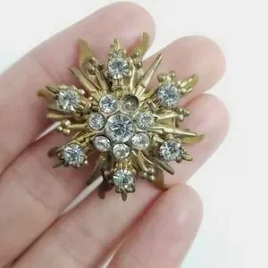 Vintage Rhinestone Starburst Radiant Sun Shaped Brooch Gold Tone Lapel Pin