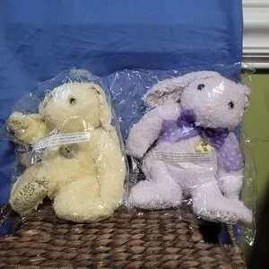Vintage Thomas Kincade Plush Rabbits Bunny Metal Medallion Nwt Easter Sealed