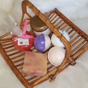 Vintage Unusual Free Trade Artisan Basket