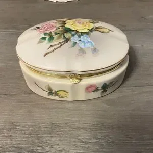 Vintage Victorian Garden Victorian Rose porcelain trinket box