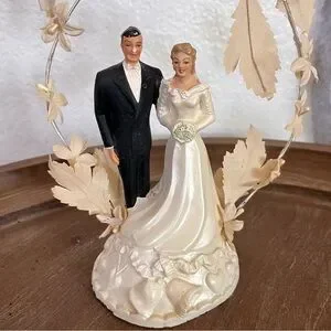 Vintage Wedding Cake Topper With Bride And Groom
