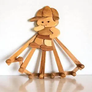 Vintage Wooden Accordion Peg Rack – Child Figure Wall Hanger – 10 Pegs – Rustic