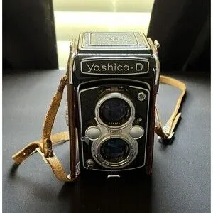 Vintage Yashica-D TLR Camera With 80mm F/3.5 Leather Case w/Strap and IOB