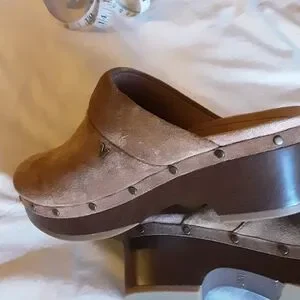 VIONiC Brown And VELVET Platforms