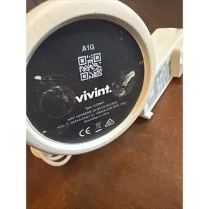 VIVINT SMART HOME INDOOR SECURITY CAMERA V-CAM1 W/ POWER SUPPLY