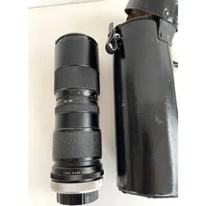 Vivitar 85-205mm F/3.8 Tele-Zoom Lens w/ Skylight Filter Lens Caps & Case