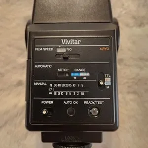 Vivitar Auto Thyristor 550FD Shoe Mount Camera Flash Untested