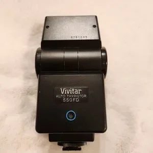 Vivitar Auto Thyristor 550FD Shoe Mount Camera Flash Untested