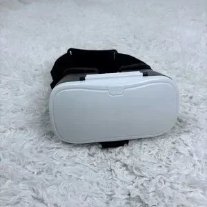VR Adjustable Headset In Black And White