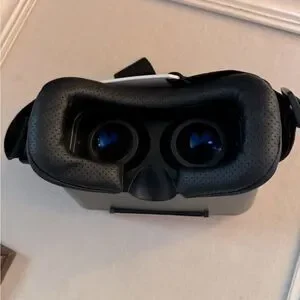 VR Park Headset Compatible with IPhone & Android NWOT