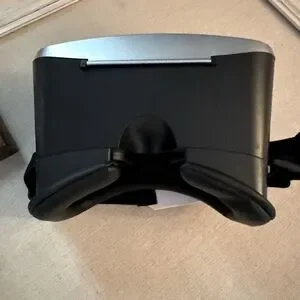 VR Park Headset Compatible with IPhone & Android NWOT