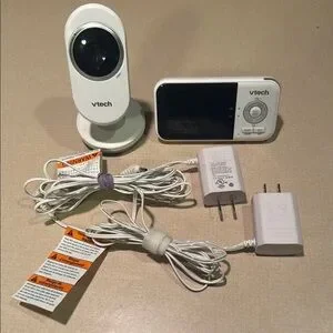 VTech White Baby Monitor with Camera and Display