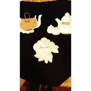 Vtg Burwood Teatime pansy Teapots Bouguet Granny Core Wall Hanging 6.5w 3.3 H