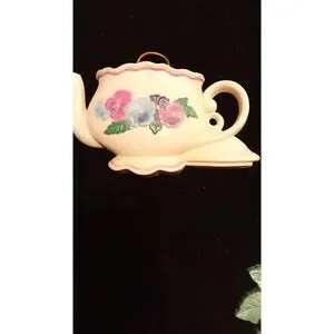 Vtg Burwood Teatime pansy Teapots Bouguet Granny Core Wall Hanging 6.5w 3.3 H