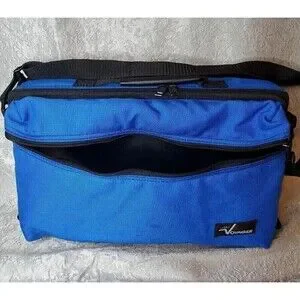VTG LEBO Cassette Holder Padded Removeable Shell/Strap Blue Zip Pocket Holds 30