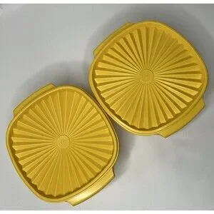 Vtg Tupperware Set Of 2 Gold Servalier Bowls W/Lids 836-9