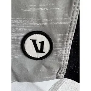 Vuori Cruise Board Shorts Eucalyptus Belize Men’s Size 32 Drawstring Swim Trunks