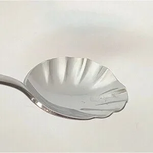 WALLACE Hartford Pattern Scalloped Spoon Sugar Shell Spoon 18/10