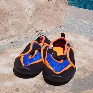 Water Shoes Size Large 9 10 Black Blue Orange