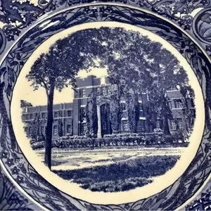 Wedgwood University Of Iowa Commemorative Dinner Plate The Quadrangle 1956