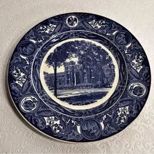 Wedgwood University of Iowa Commemorative Dinner Plate The Quadrangle 1956