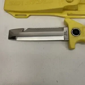 Wenoka Sea Style Dive Knife 8812 420 SS USA With Scabbard Yellow
