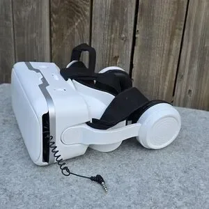 White Virtual Reality Headset with Black Straps