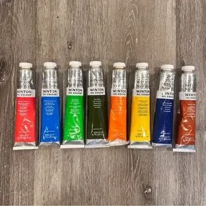 Winsor & Newton Winton Oil Paint Set of 8 Large Paint Tubes. New Winsor & Newton Winton Oil Paint Set of 8 Large Paint Tubes. New