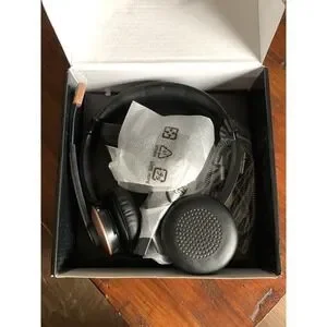 Wireless headset with microphone