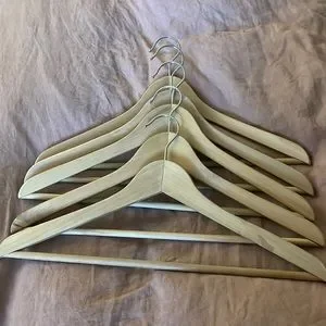 WOOD HANGARS - set of 5 solid wood