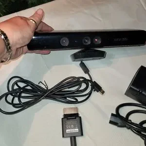 Xbox 360 Kinect 4gb Bundle Like New Have Orig Box Instruction And Packing With