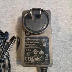 Xin5 Power Supply Model A381 Input 100-240V Output 12V 5' Cable