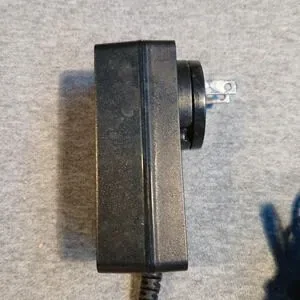 Xin5 Power Supply Model A381 Input 100-240V Output 12V 5' Cable
