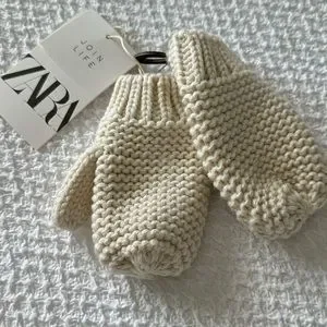 Zara New Mittens Size 3-5 Yrs